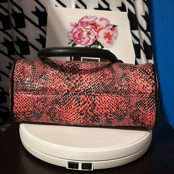 EUC/Small shoulder bag and wallet bundle - Picture 4 of 11